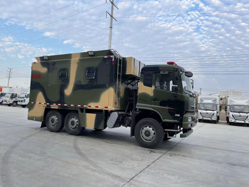 宿營車28-32人住宿野外拉練車